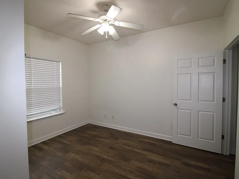 348 Moss Creek Ln — Photo 9