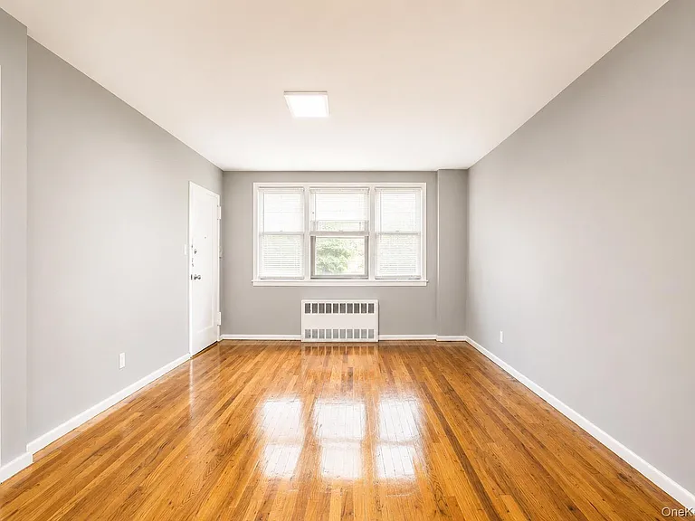 470 E Broadway #B2 — Photo 7