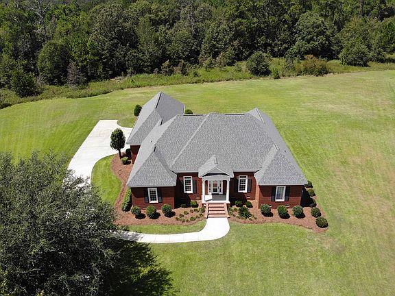 3rd image of 137 Covey Ct
