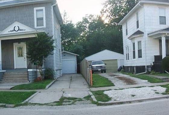 1st image of 250 Blaine Ave