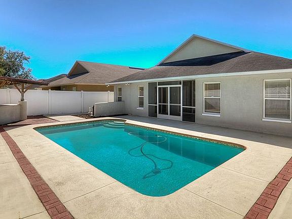 3rd image of 1104 Rosefaire Pl