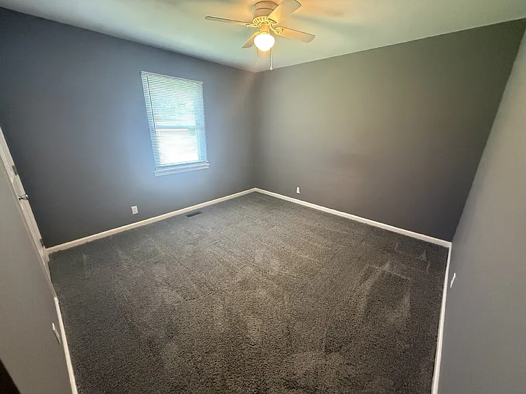 1318 Courtney Dr — Photo 11