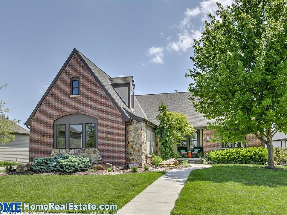 1st image of 9625 Cotswold Ln