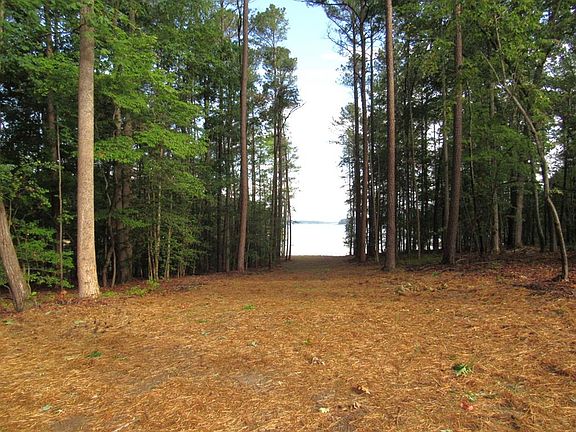2nd image of 149 Shoreline Dr