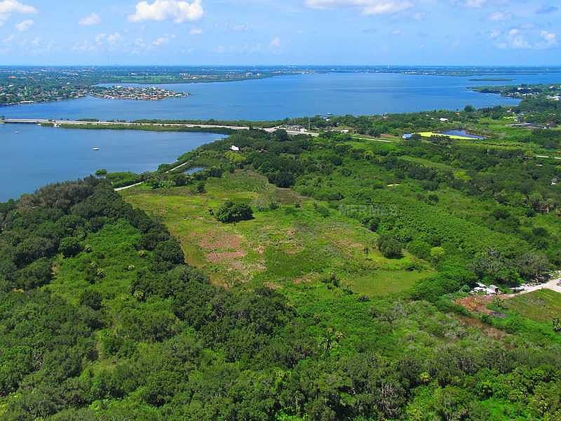 1st image of 228 Bayshore Dr