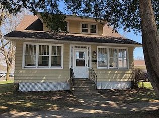 702 Oak St, Bloomer, WI 54724