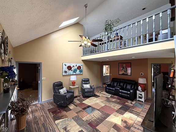 5th image of 1069 Redwood Dr