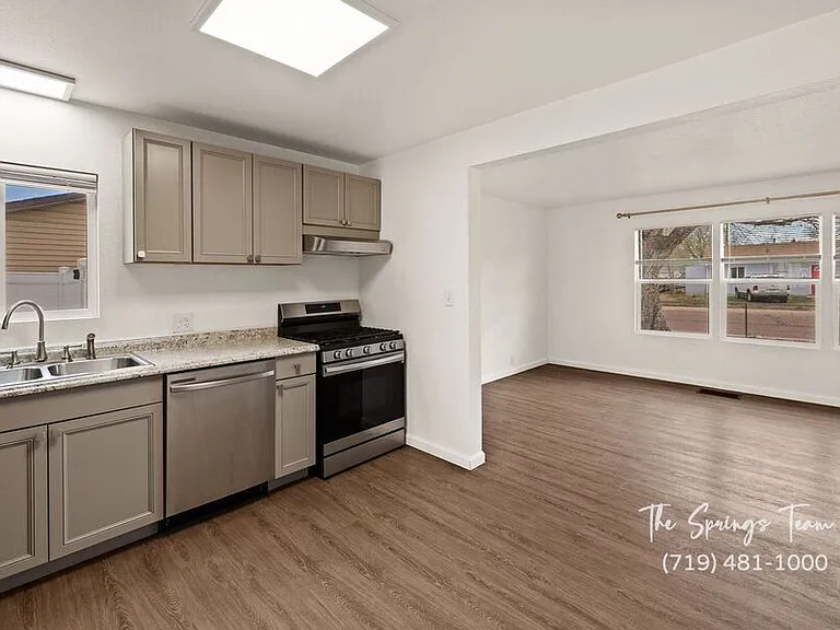 1216 Pando Ave — Photo 7