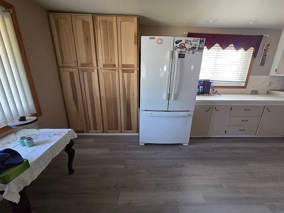 5th image of 602 S Denison St
