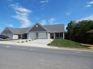 7 Paige Dr, Staunton, VA 24401