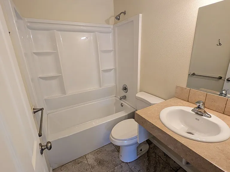 1134 E Main St #1 — Photo 14