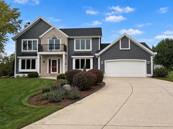 13320 W Crestwood COURT, New Berlin, WI 53151