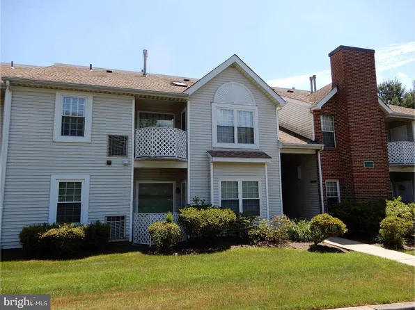 810 Diamond Dr, Newtown, PA 18940