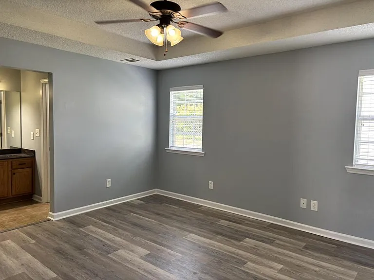 108 Georgetown Blvd — Photo 6
