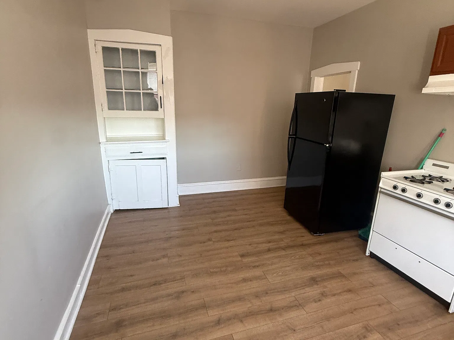 1 bed, $1,300 — Photo 3