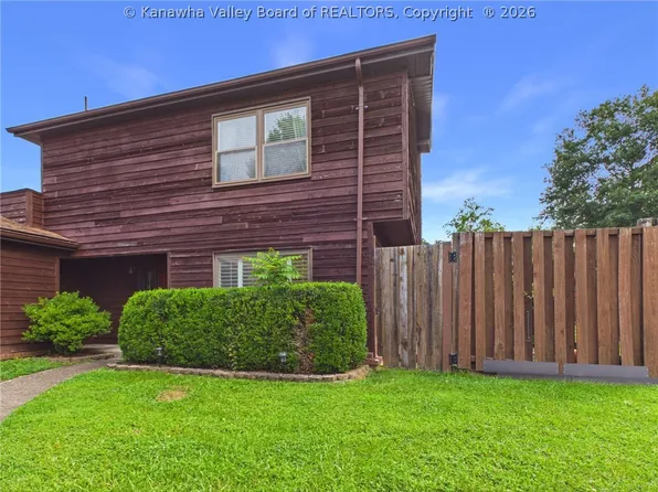301 Trappers Pl, Charleston, WV 25314