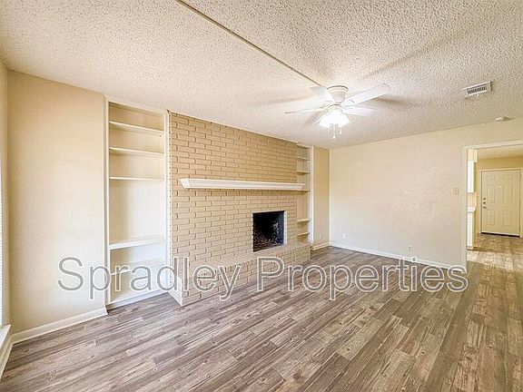 2nd image of 4404A Briar Cliff Rd