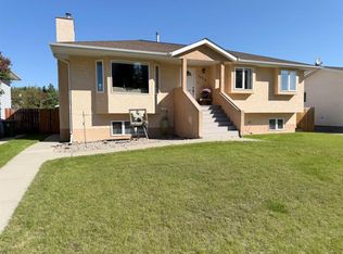 1658 E Edson Dr, Edson, AB T7E 1G7