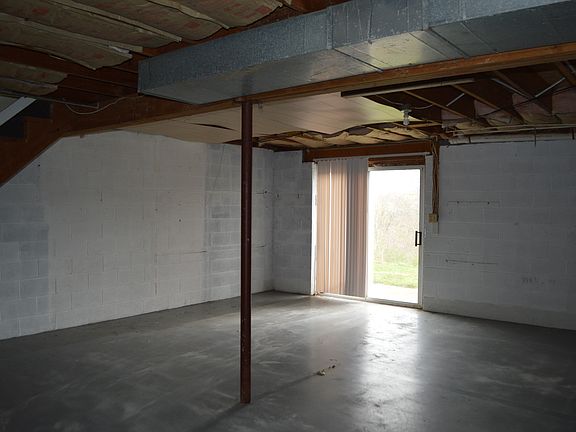 basement with walkout