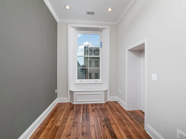 814 Cathedral St — Photo 57