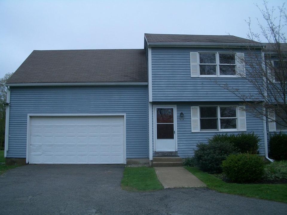 front of 1/2 the duplex