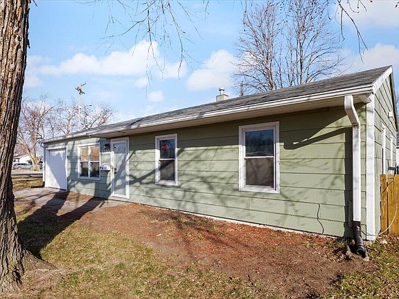 3rd image of 1302 Lindwood Dr