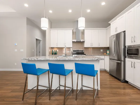 5090 Springs Blvd, Delta, BC V4M 0A7