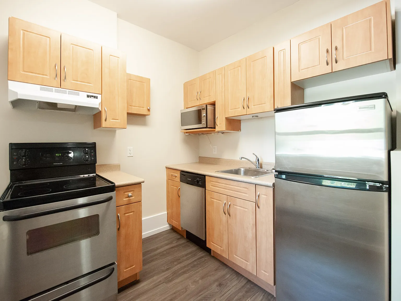 573 Warsaw Avenue — Photo 3