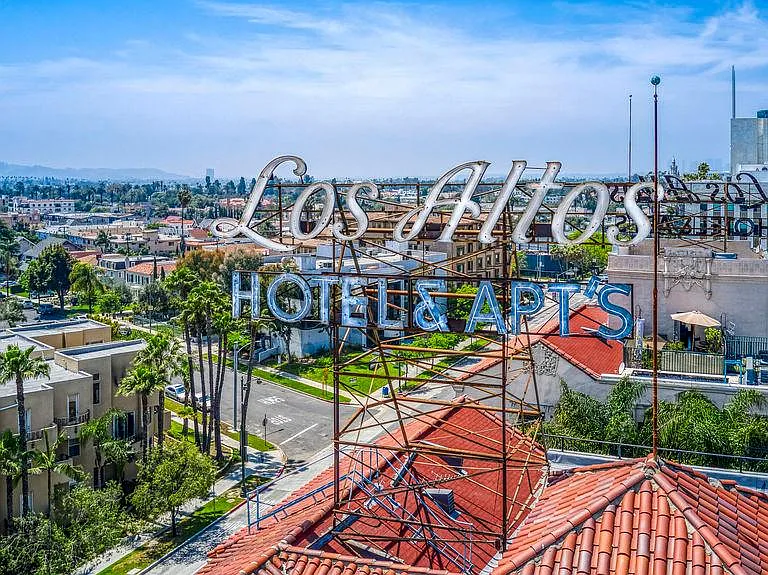 Los Altos Apartment