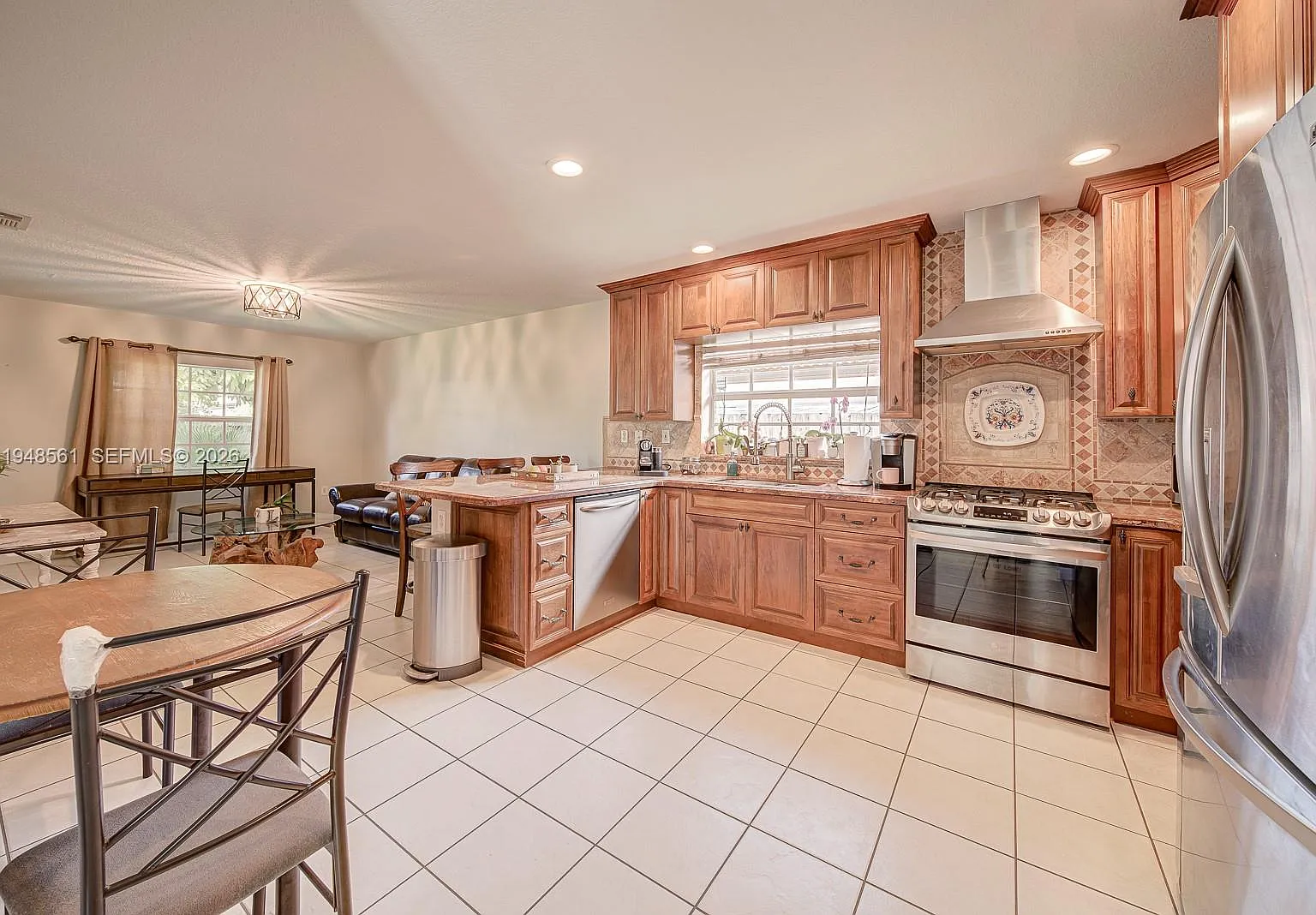 4 bed, 1786 sqft, $3,500 — Photo 3