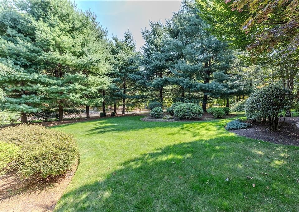 9 Wingate Rd, Lincoln, RI 02865 | Zillow