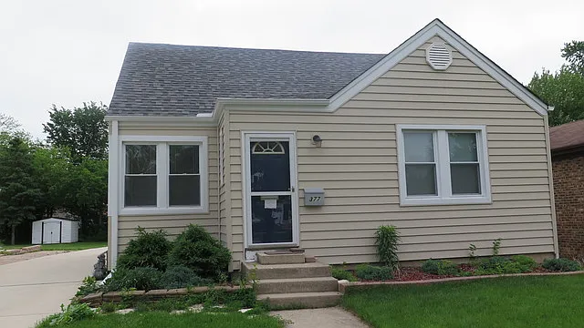 377 N Oak St photo 1