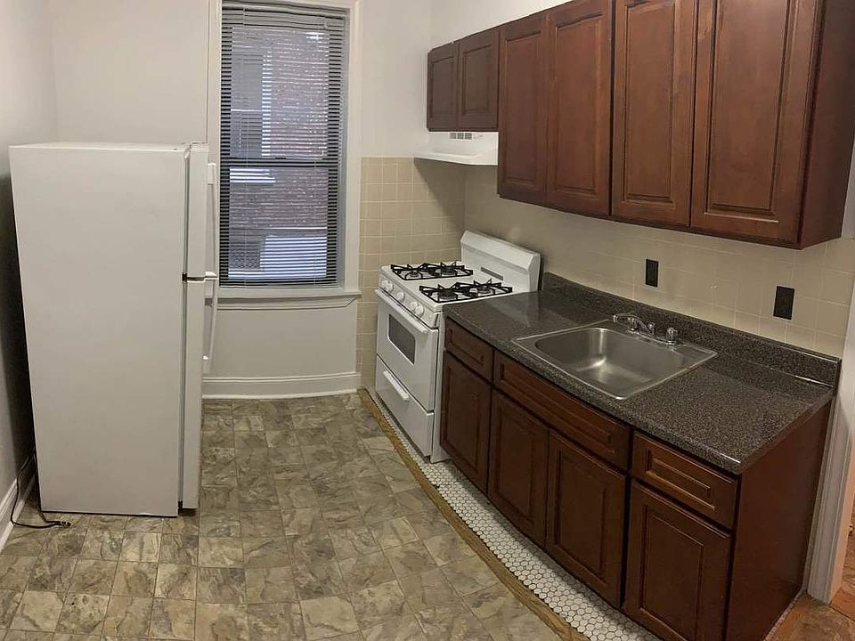 1st image of 4539 41st St APT 1R