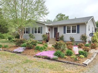 8381 General Puller Hwy, Topping, VA 23169