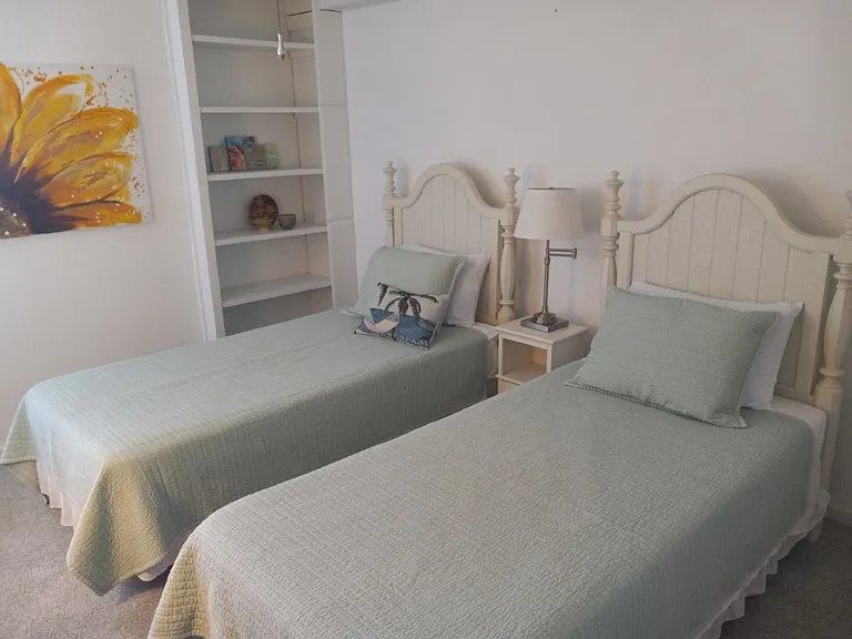 627 Alhambra Rd #301 — Photo 37