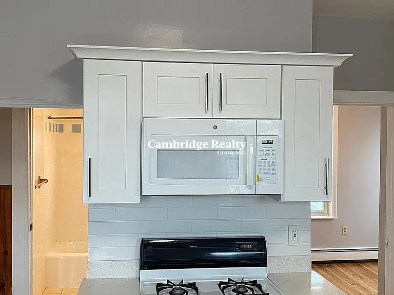 9 Houghton St #3M — Photo 3