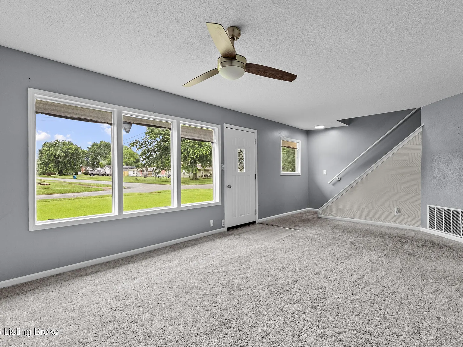4 bed, 2.0 bath, 2150 sqft, $1,850 — Photo 4