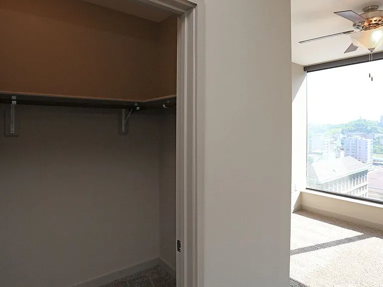 AT580 Apartments — Photo 17