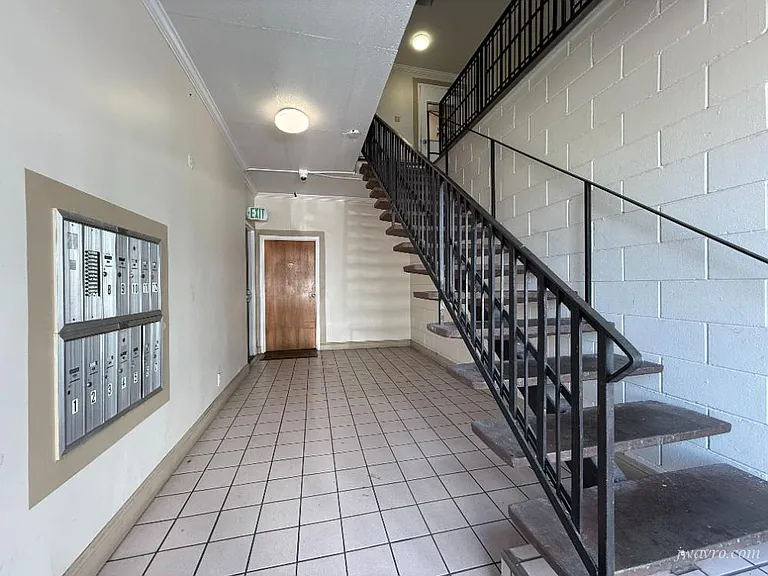 690 Bradford St #7 — Photo 13