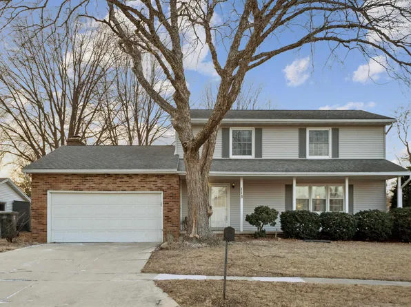 113 Cedar Crest Dr, Cedar Falls, IA 50613