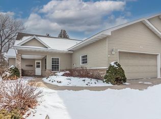 51 Cree Point Dr, Mankato, MN 56001