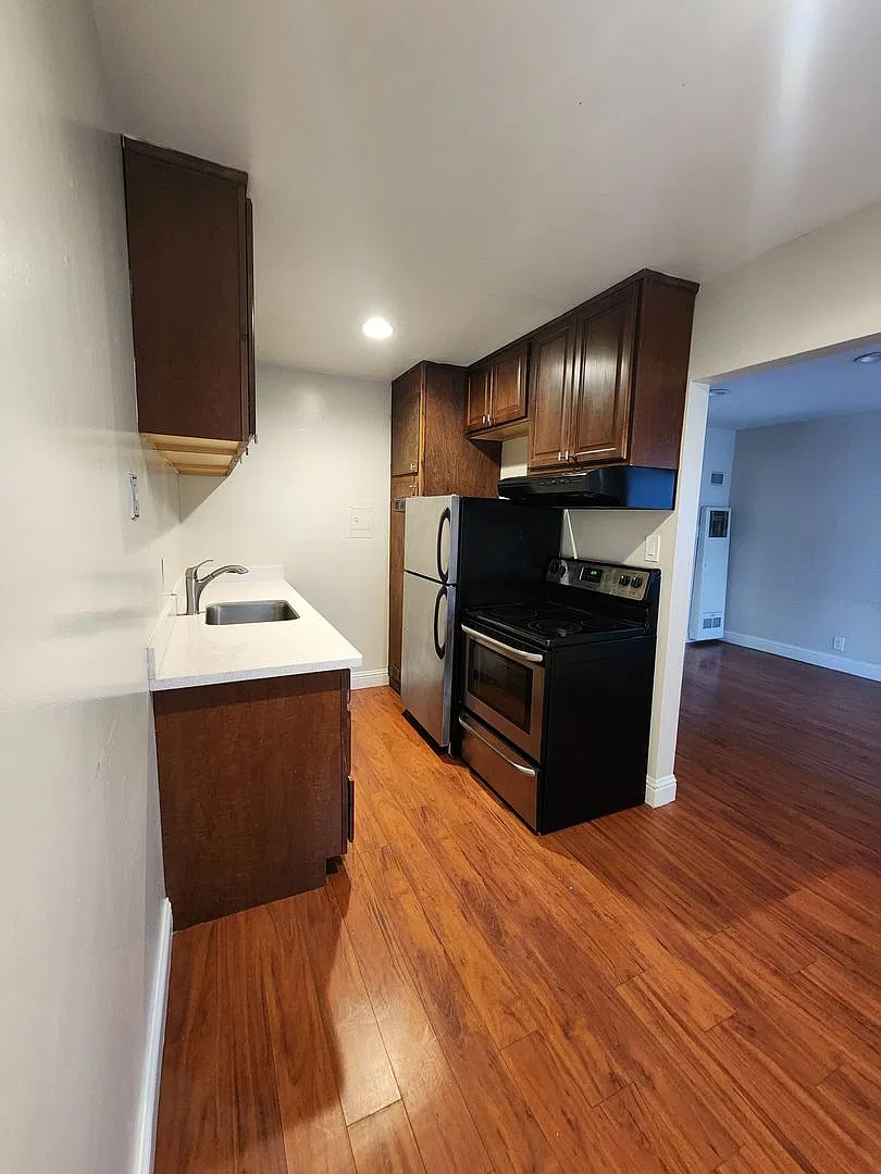 030 - 649 S 9th St — Photo 3