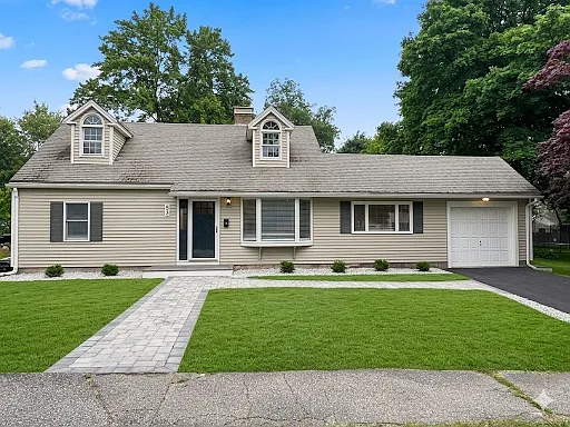 53 Crescent St