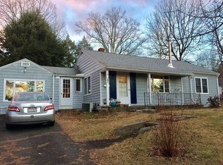 19 Moorland St, Amherst, MA 01002