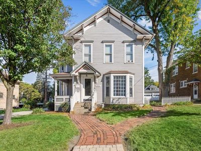 528 E Chicago St, Elgin, IL, 60120