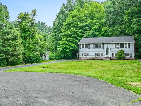 17 Chuck Wagon Lane, Danbury, CT 06810