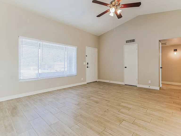 1415 N Ironwood St — Photo 7