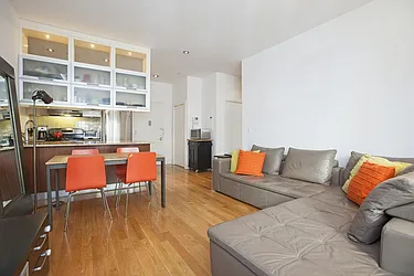 Rented by Space Marketing Shop