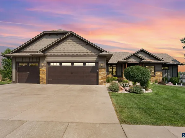 8900 W Dragonfly Dr, Sioux Falls, SD 57107