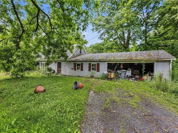 702 Bell Rd, Newark, NY 14513